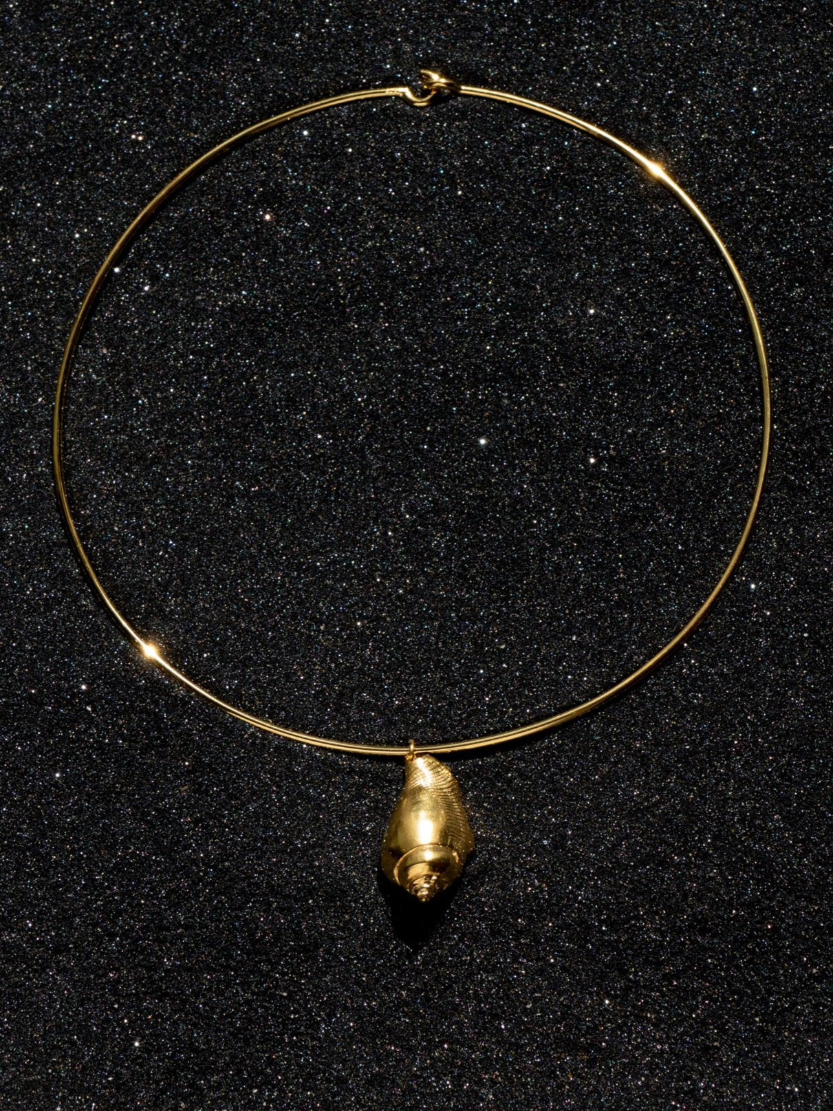 Atoll Shell Choker Pendant