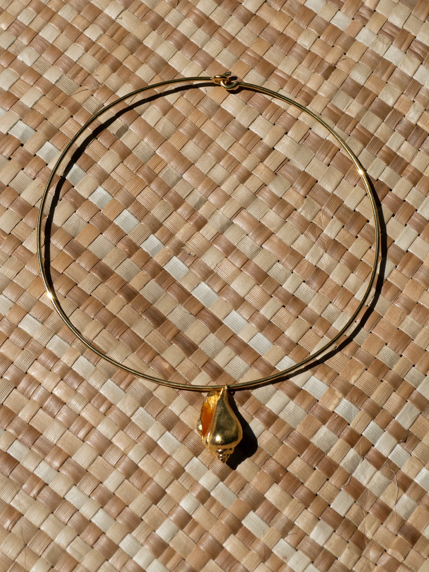 Atoll Shell Choker Pendant