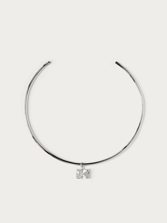 Solitaire Choker with baquette pendant