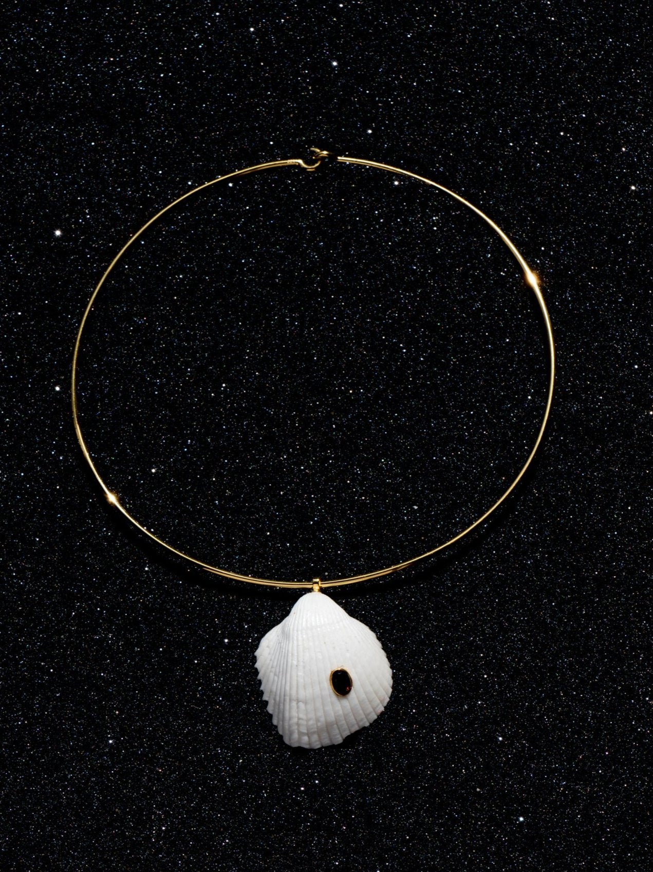 Shell Pendant Choker with Quartz