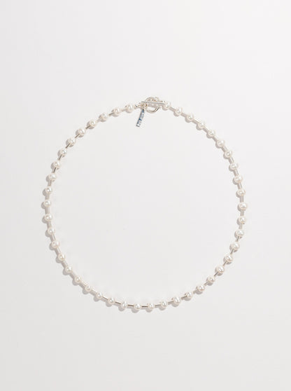perlovy nahrdelnik se strbrnymi komponentyperlicky pearl necklace